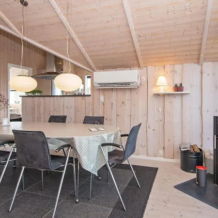 8 Person Holiday In Hemmet *